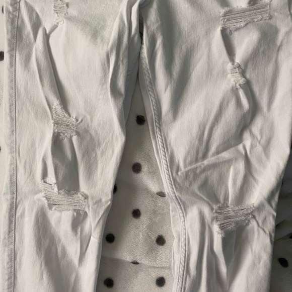 White Hollister Jeans! Excellent condition!! - Picture 3 of 5